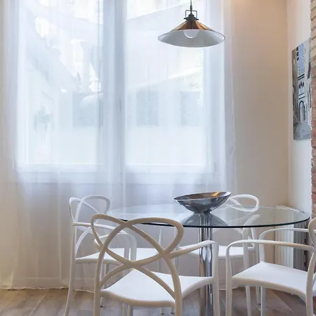 Art House Cathedral Sagrada Familia Apartment *